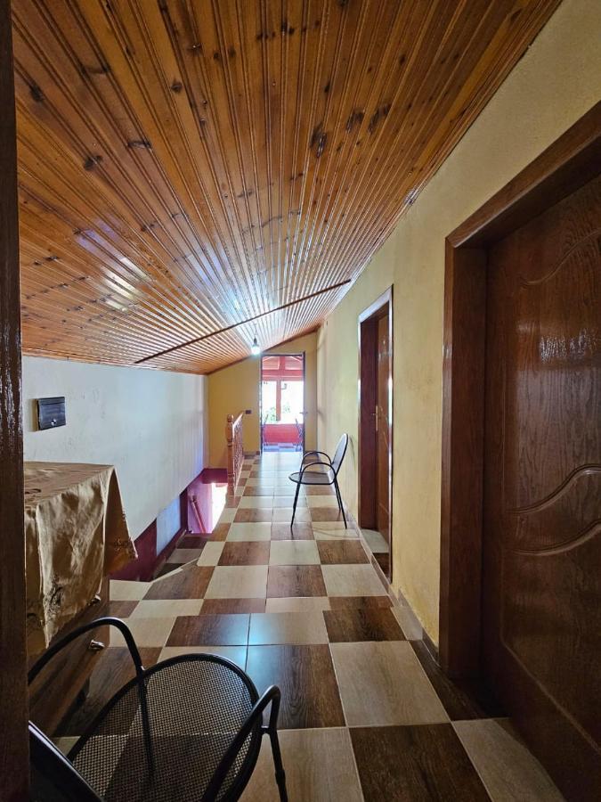 Отель Castle - Inside,Voga Guesthause Круя Экстерьер фото