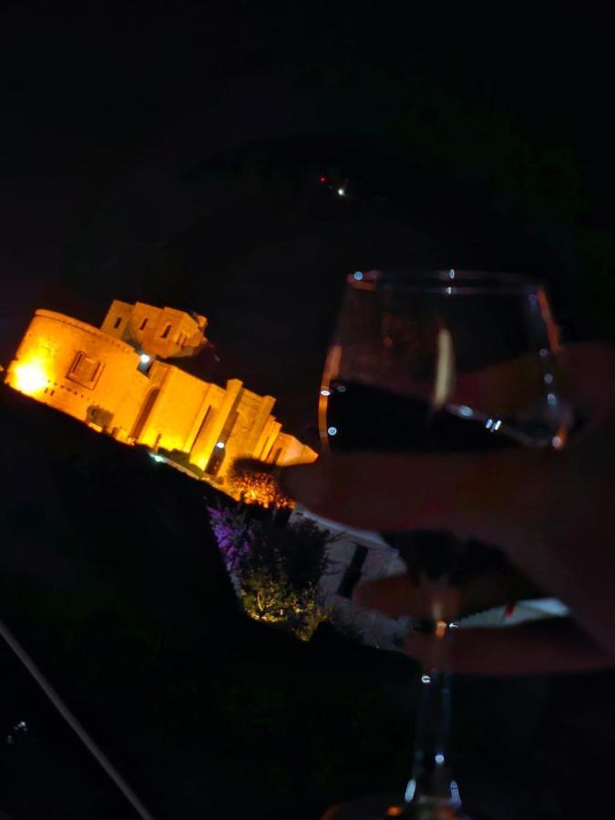 Отель Castle - Inside,Voga Guesthause Круя Экстерьер фото